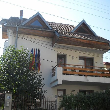 Pension La Noblesse Bukarest Kültér fotó