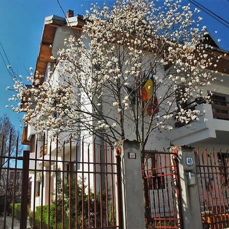 Pension La Noblesse Bukarest Kültér fotó