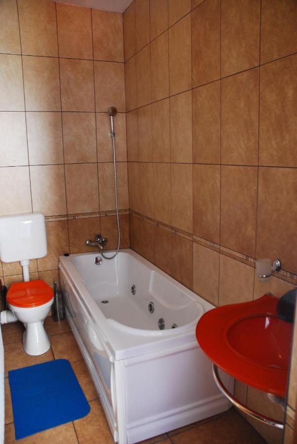 Pension La Noblesse Bukarest Kültér fotó