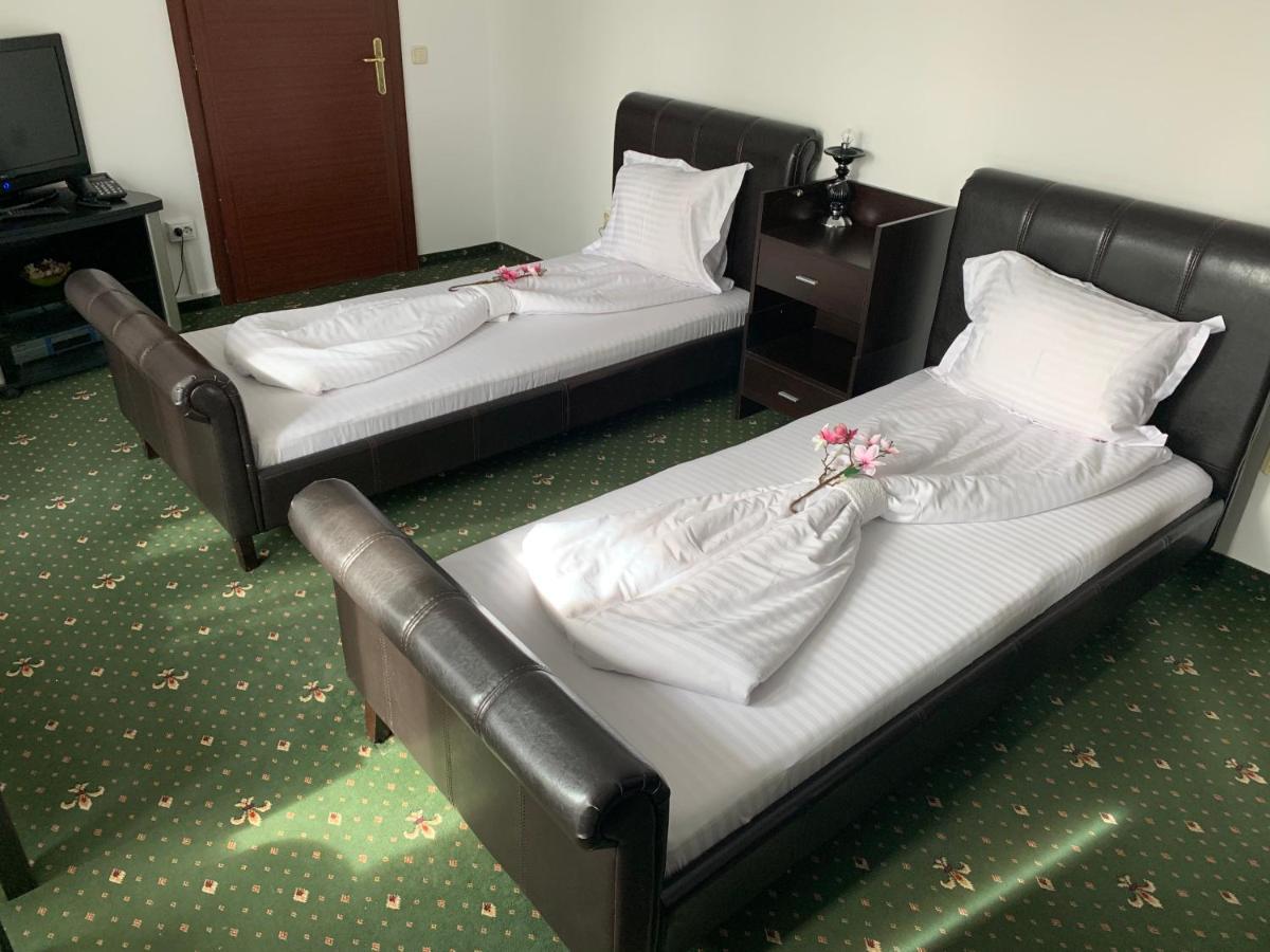 Pension La Noblesse Bukarest Kültér fotó